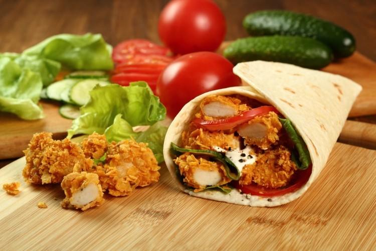 وجبة مميزة لأطفالك جربي ساندويش الزنجر بخبز التورتيلا