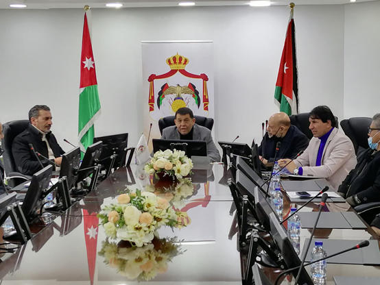 توقيع عقد عمل جماعي لصالح العاملين في شركة خاصة