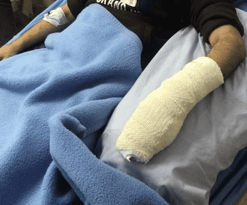 الاعتداء بالضرب على عامل توصيل طلبات