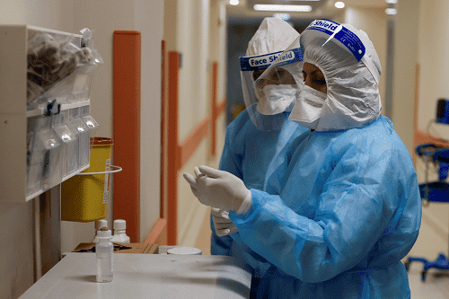 الاردن 13 وفاة و4102  اصابة جديدة بكورونا 