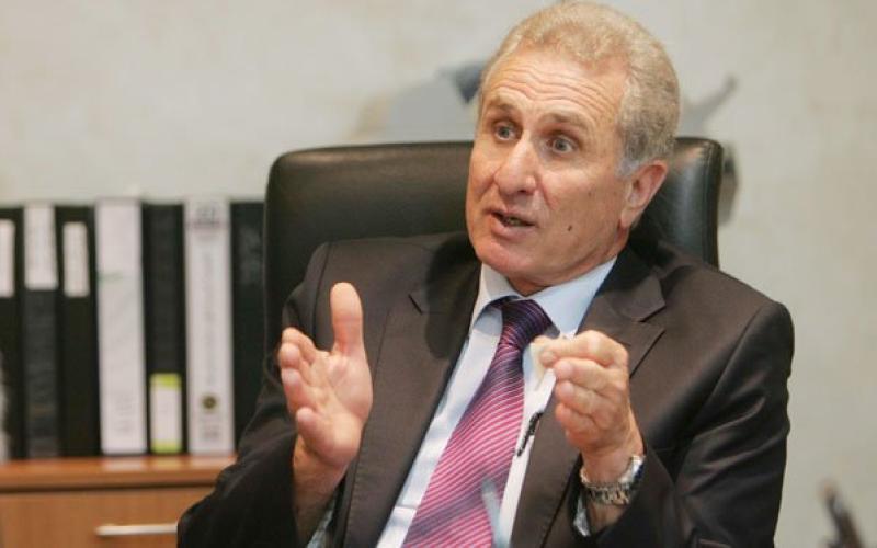 عويس لا نريد أن نرمي طلابنا في المحرقة