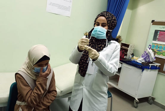 تواصل حملة تطعيم طلبة المدارس بالمفرق