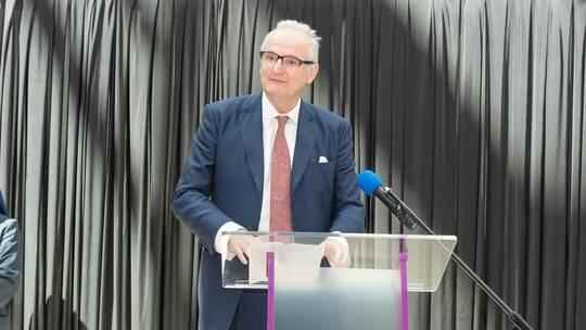 استقالة وزير بريطاني بعد فضيحة سرقة 