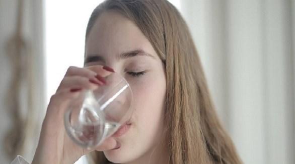  لهذه الأسباب تناول الماء الساخن