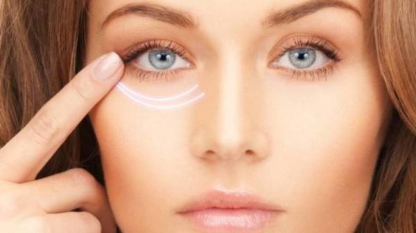 حيلة ذكية وسهلة لإخفاء الهالات السوداء بالمكياج جربيها