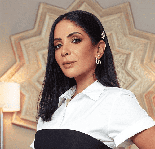 منى زكي تلجأ إلى الله بالدعاء اللهم اغفر ذنوبنا