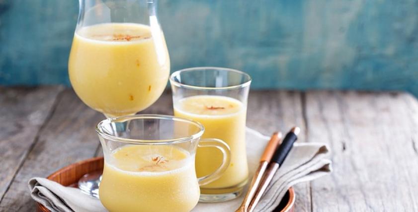 الطريقة الصحيحة لتحضير الحليب بالزعفران 