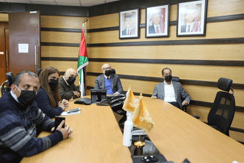 الأشغال نقوم ببث حالة الطرق أولا بأول