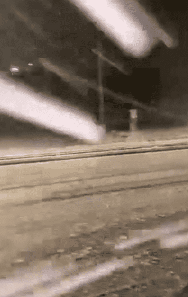 شاهد كيف اغلقت الثلوج الزرقاء لاول مرة في الاردن