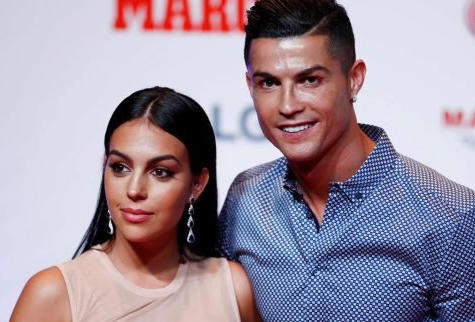 رونالدو يحتفي بميلاد جورجينا على برج خليفة  فيديو