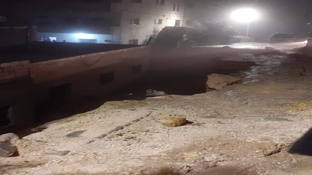 إغلاق شارع في رأس العين نتيجة سقوط سلاسل حجرية  فيديو