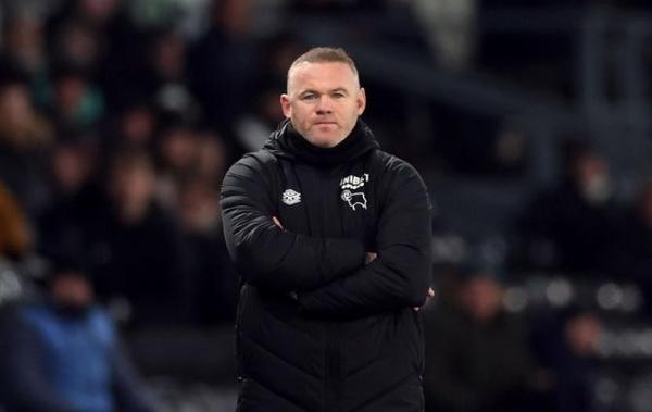 روني يرفض تدريب إيفرتون