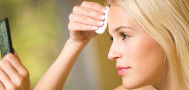 هل وضع الفازلين على الوجه آمن