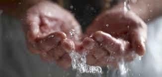 هل يجوز التيمم بدلًا من الاغتسال أو الوضوء بسبب البرد