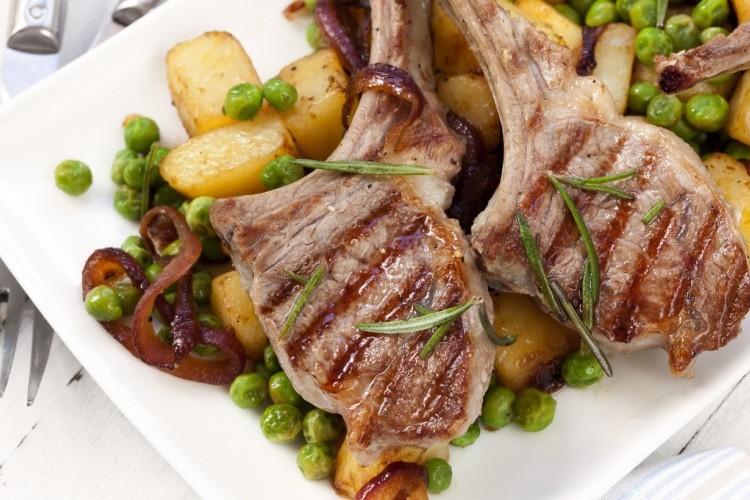  تناول اللحوم قد يزيد خطر الإصابة بالتصلب المتعدد 