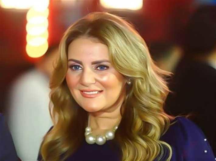 رانيا ياسين منى زكي لها تاريخ فني يشفع لها