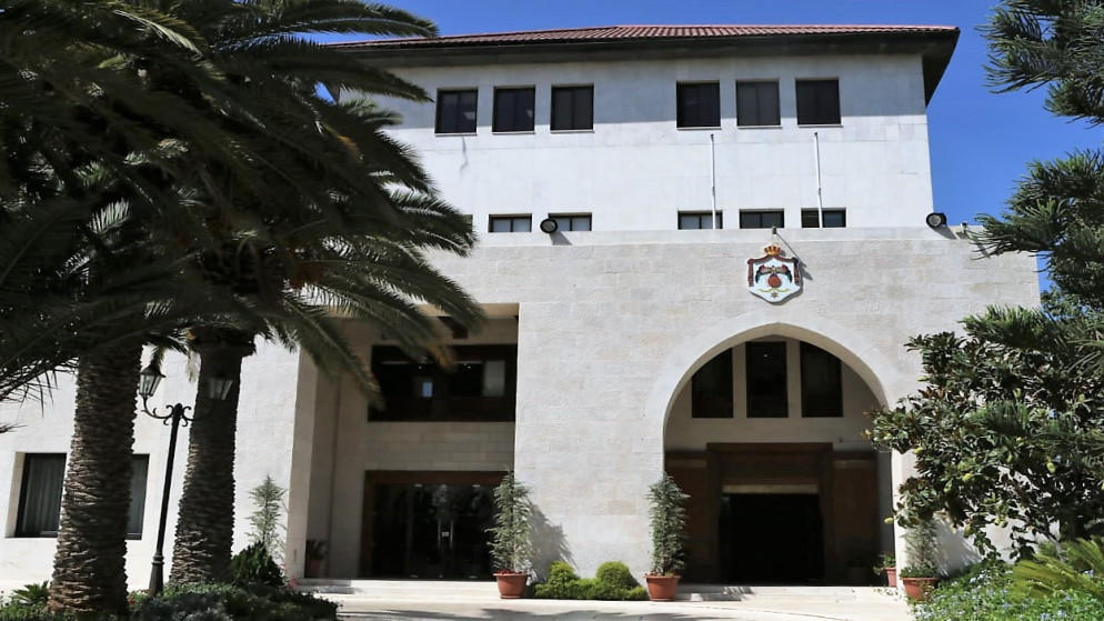 ارتفاع عدد اصابات كورونا بين حكومة الخصاونة الى 8 