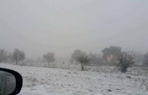 شاهدوا الثلوج في معان  فيديو