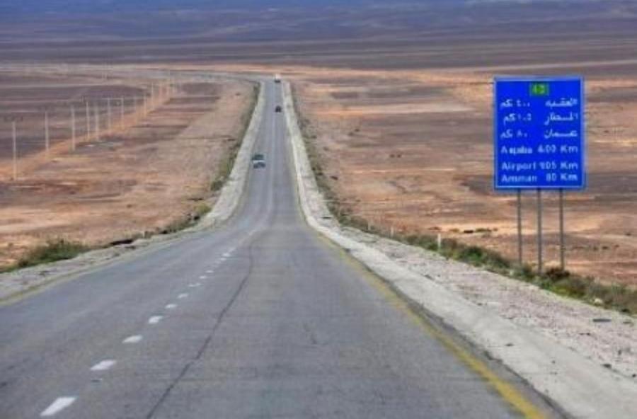 تجهيز تحويلات مرورية على اجزاء من الطريق الصحراوي