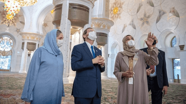 رئيس دولة إسرائيل يزور جامع الشيخ زايد 