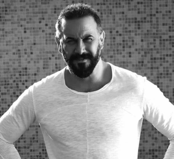 خطأ فادح يضع قصي خولي في مرمى الانتقادات