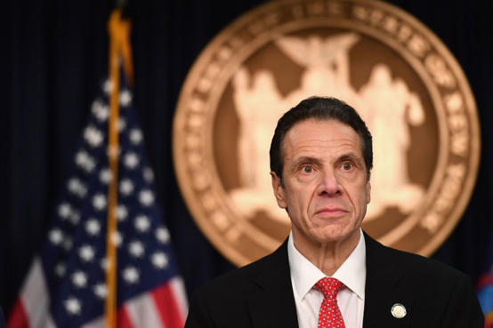إسقاط تهم الاعتداء الجنسي عن حاكم نيويورك السابق