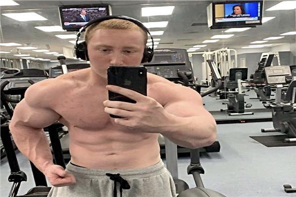 أقوى صبي بالعالم يستطيع رفع فيل وزنه 300 رطل