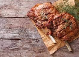 تجنبيها الآن عادة كارثية ترتكبينها عند قلي اللحم النيء