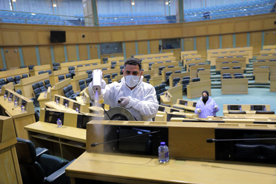 تعقيم قاعات مجلس النواب - صور