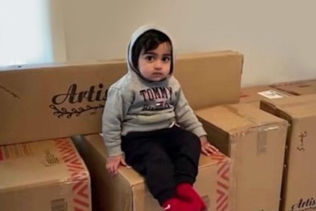 طفل أميركي دون العامين يشتري أثاثا عبر الإنترنت!