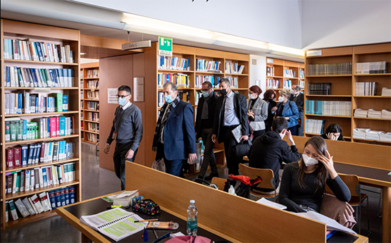 عمان العربية توقع مجموعة من اتفاقيات التعاون المشترك في ايطاليا