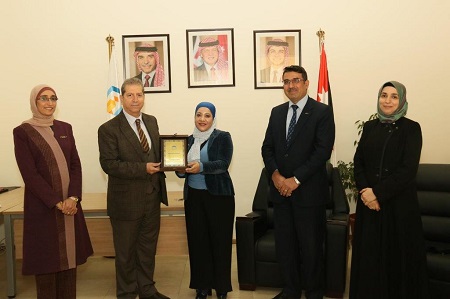 عمان العربية تكرم عدداً من مدراء الوحدات الإدارية