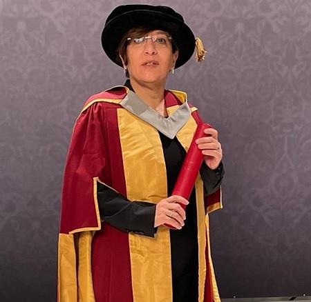 جامعة بريطانية تمنح الزميلة فرج شهادة الدكتوراه الفخرية