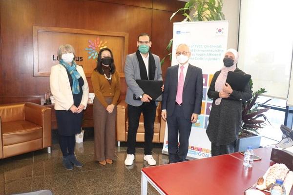 سفير كوريا الجنوبية ومديرة مكتب اليونيسكو في الأردن يزوران كلية لومينوس الجامعية التقنية