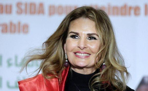 الفنانة المصرية يسرا تكشف عن أول قصة حب في حياتها   فيديو