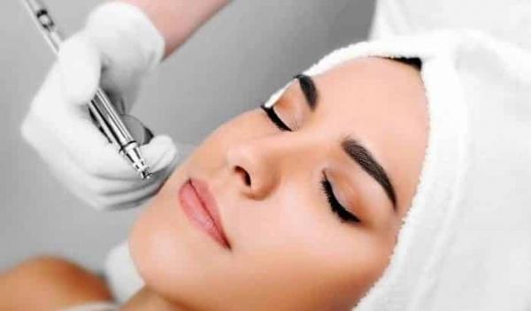 حقن الوجه بالأوكسجين ما هي وكيف تتم