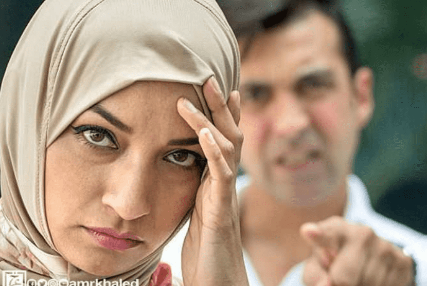 ما حكم الحلف بالطلاق على عدم تناول الطعام