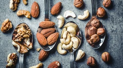 لهذا السبب المكسرات تزيد من متوسط العمر