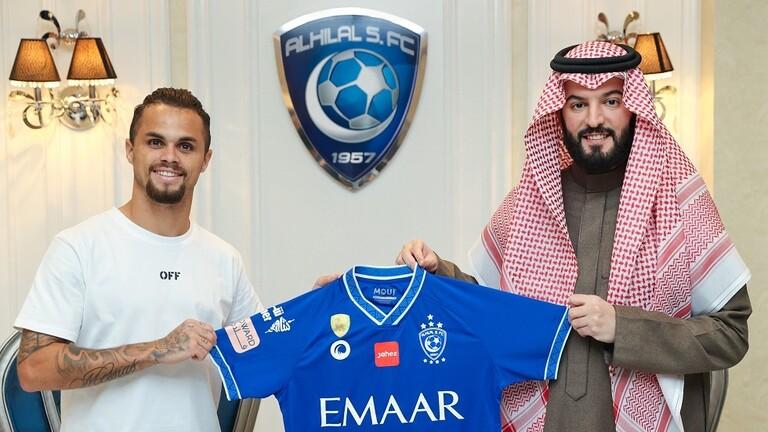 الهلال يعلن التعاقد مع بديل الأسد غوميز