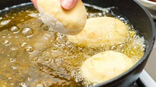 7 أخطاء غير متوقعة تسبب فوران الزيت أثناء القلي