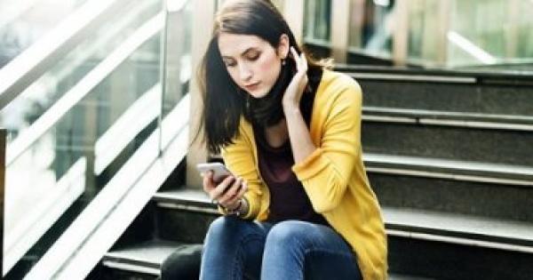 كيف تتسبب الرسائل النصية فى فشل العلاقات العاطفية