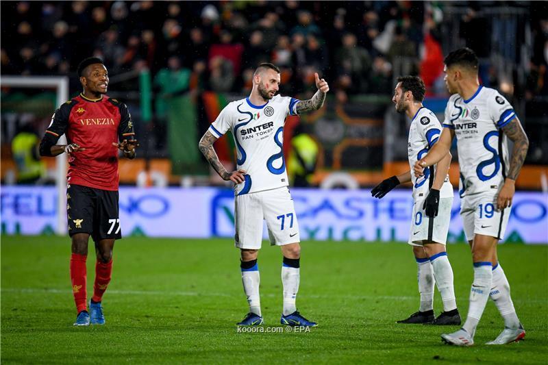 نجم إنتر ميلان يدخل أجندة برشلونة