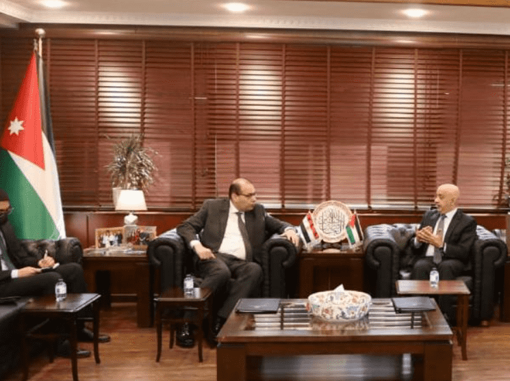 تجارة عمّان تبحث مع السفير المصري ملفات اقتصادية