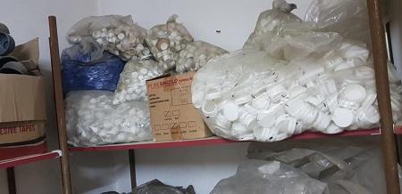 ضبط مواد غذائية ومستحضرات تجميل منتهية الصلاحية