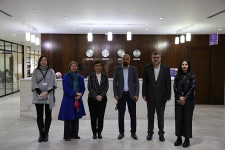 سفيرة الإتحاد الأوروبي في الأردن تزور كلية لومينوس 