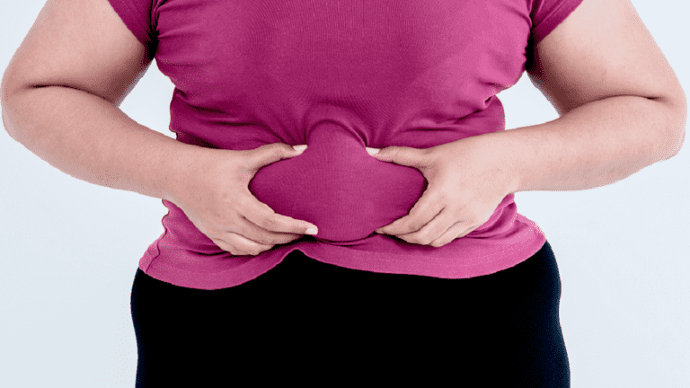 عشبة شائعة تساعد في تقليل دهون البطن الخطيرة