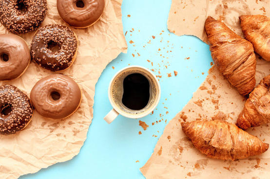 هل يمكن شرب القهوة اثناء تناول الطعام