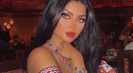 ملكة كابلي تشتري سيارة فاخرة لابنتها ذات العامين  فيديو 