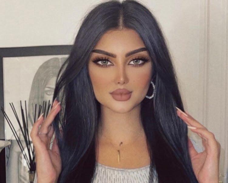 ملكة كابلي تدهش الجمهور بصورة لها قبل 20 سنة