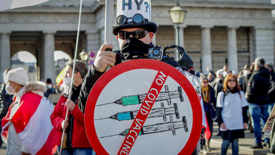 رسميا   النمسا تعلن إلزامية اللقاح للجميع